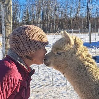 George Kissing Darcy